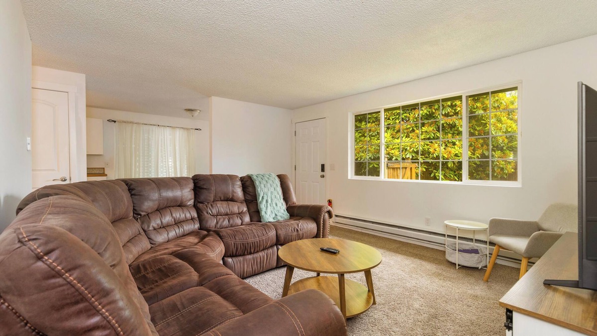 Picnic Point-North Lynnwood House | Adorable 2-bedroom townhome in Lynnwood