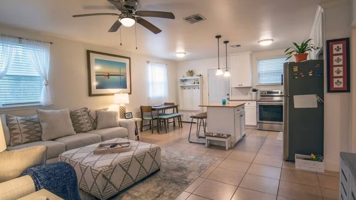 Milneburg House | Adorable 2bd/2ba Home w/Yard in Gentilly