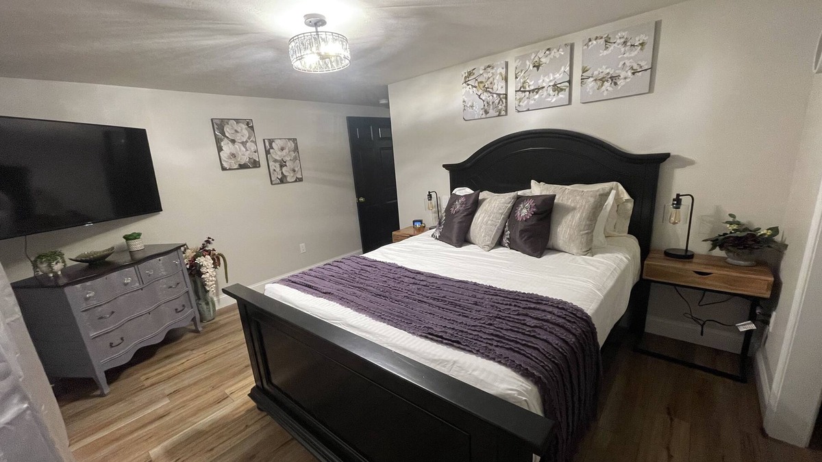 Arundel House | Adorable 2bed, 1ba 1300sqft guest home tucked away on 19 acres