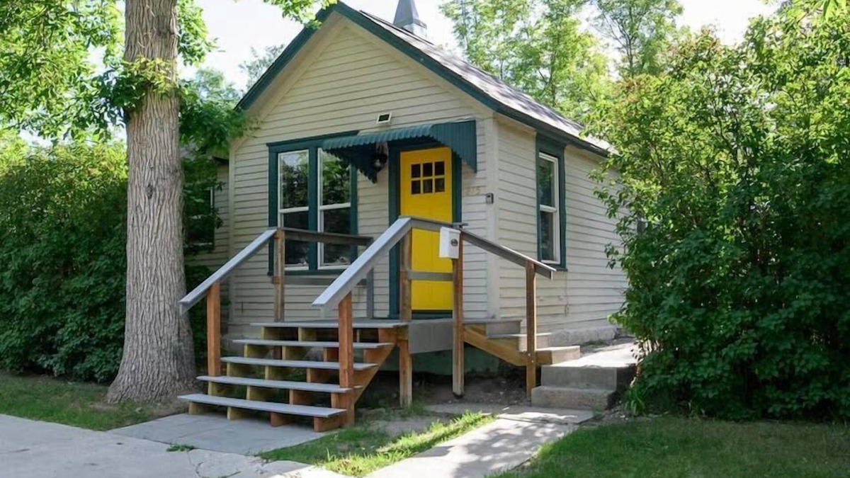 Great Falls House | Adorable and Cozy Bungalow - 2 Bedrooms - 1 bath