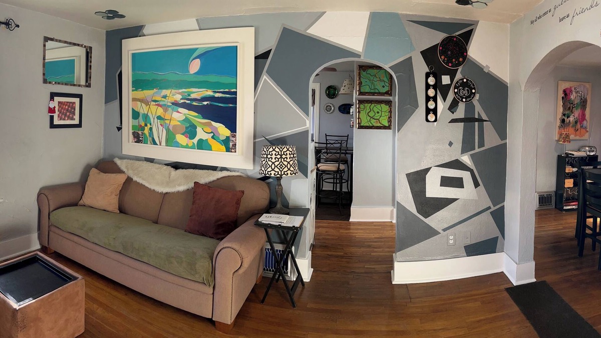 Colorado Springs House | Adorable Artsy Small House in Prime Location for Solo Travelers or Couples