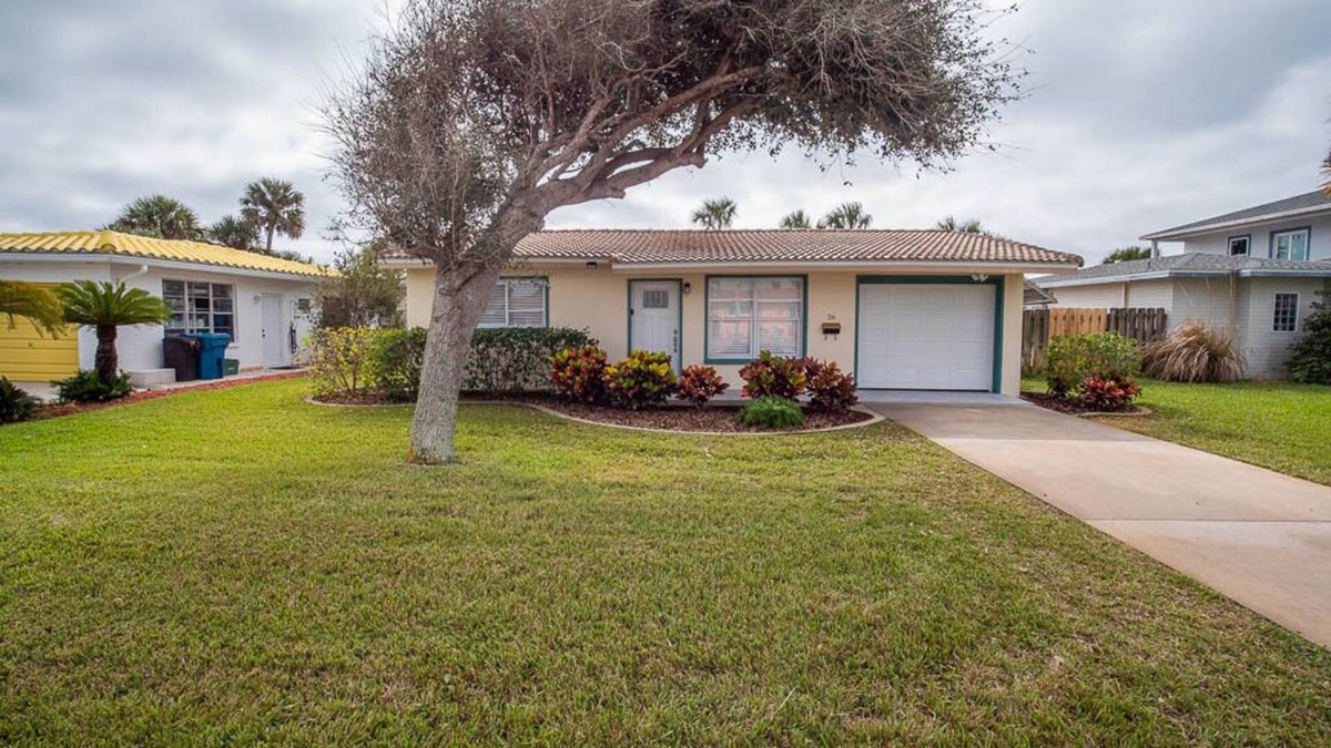 Glenwood House | Adorable Beach Bungalow just Steps from the BEACH!