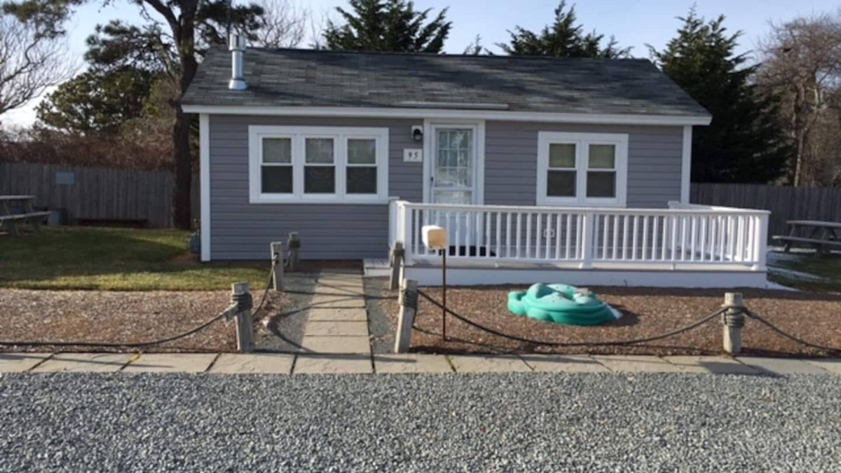 Dennis Port Cottage | Adorable Beach Cottage