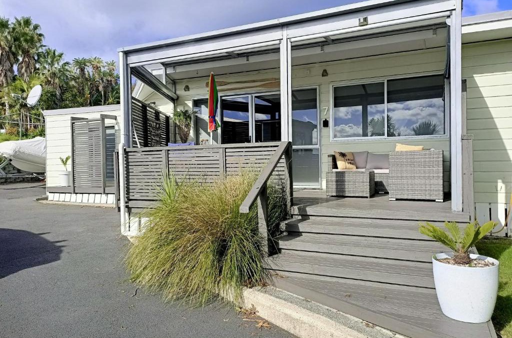 Stanmore Bay Apartment | Adorable Beach Unit Stanmore Bay
