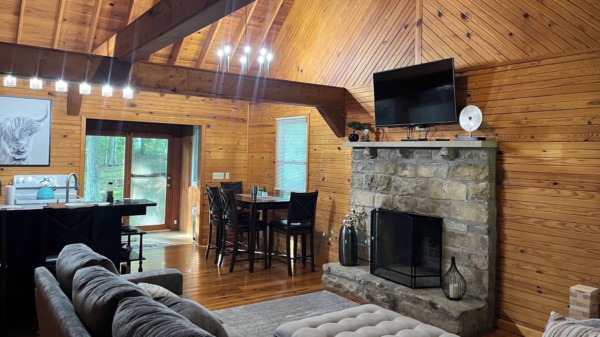 Somerset Cabin | Adorable cabin located minutes from Lake Cumberland and downtown Somerset!