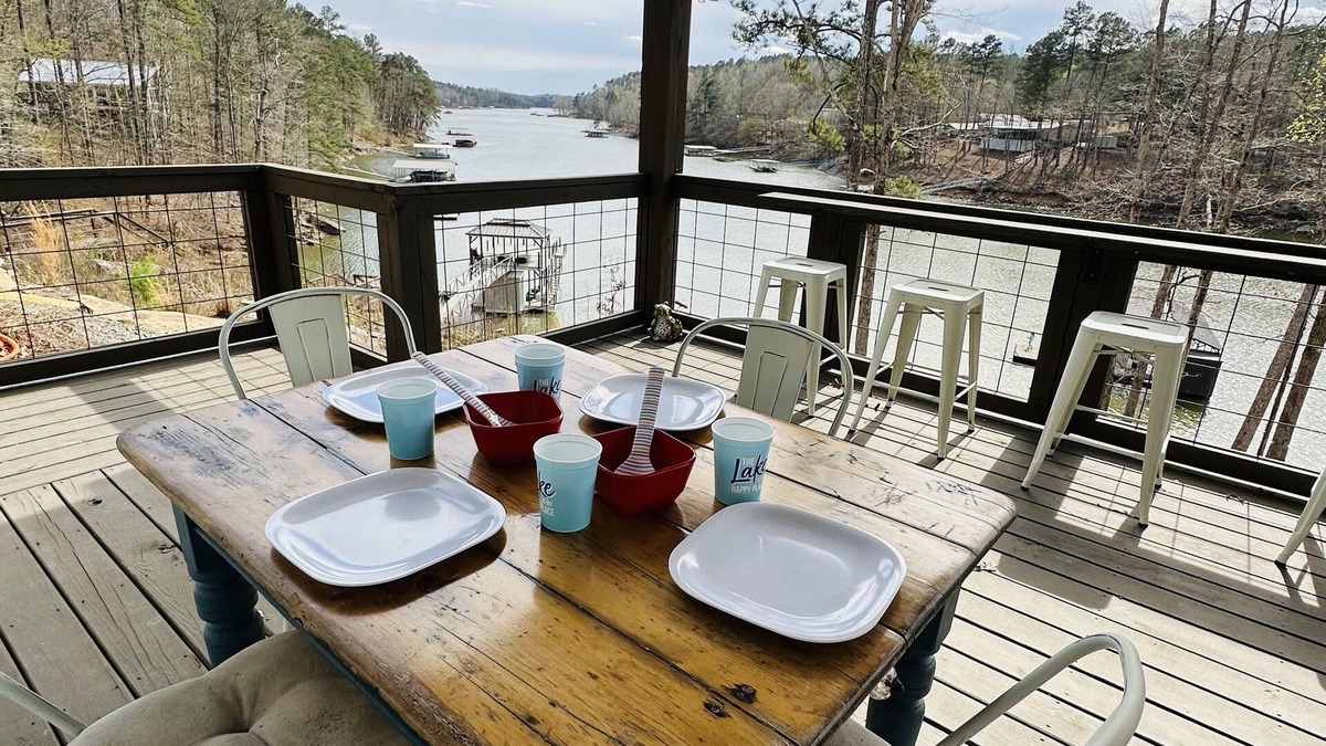 Logan Cabin | Adorable Cabin on Smith Lake in AL. Beautiful views and comfy living for you!