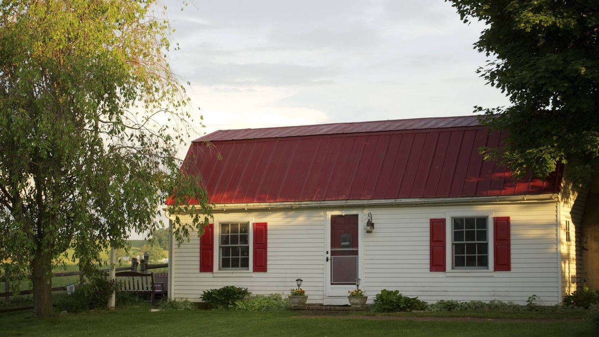 Paradise Cottage | Adorable Carriage House Surrounded by Amish Farms on the Grounds of Historic B&B