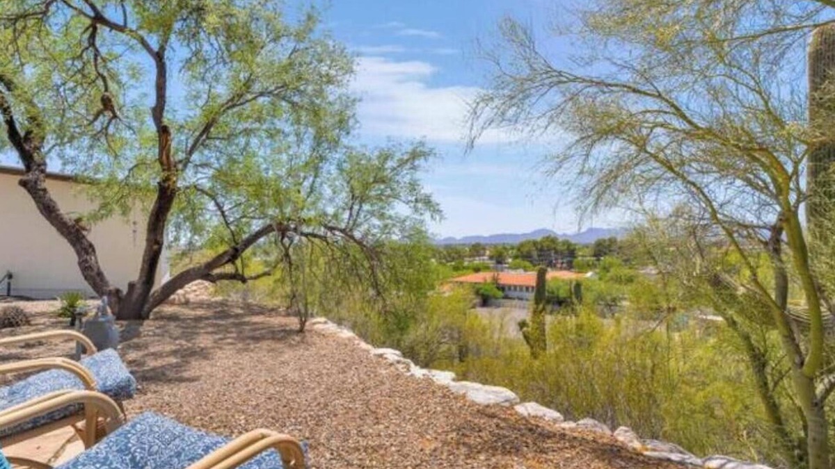 Tucson Cottage | Adorable Casita in the Tucson Foothills - VIEWS VIEWS VIEWS