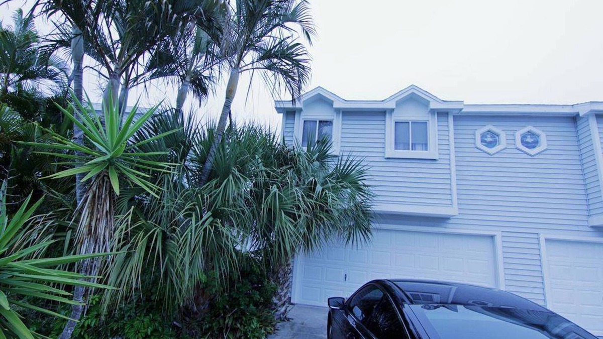 Palm Harbor Villa | Adorable Condo- 5 miles from Awesome Honey Moon Island! Upscale neighborhood!
