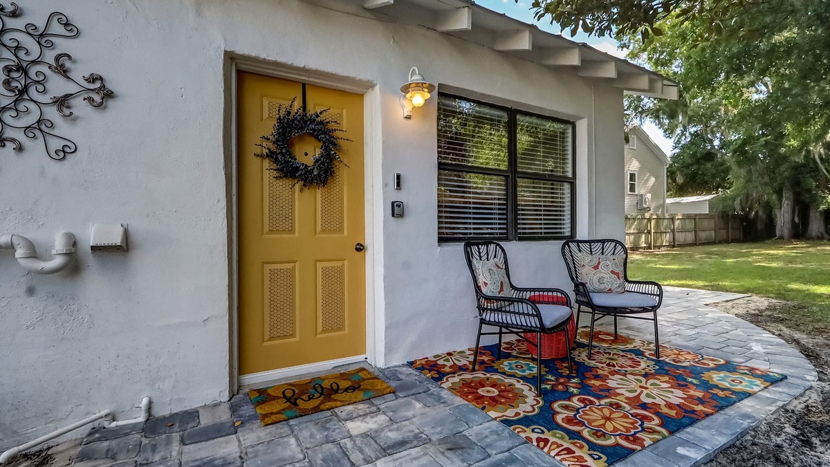 St. Augustine Cottage | Adorable cottage central to everything
