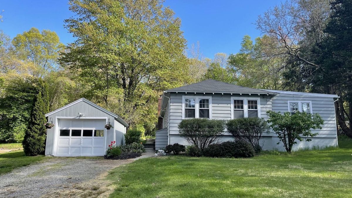 Madison House | Adorable Cottage close to Beaches and Town