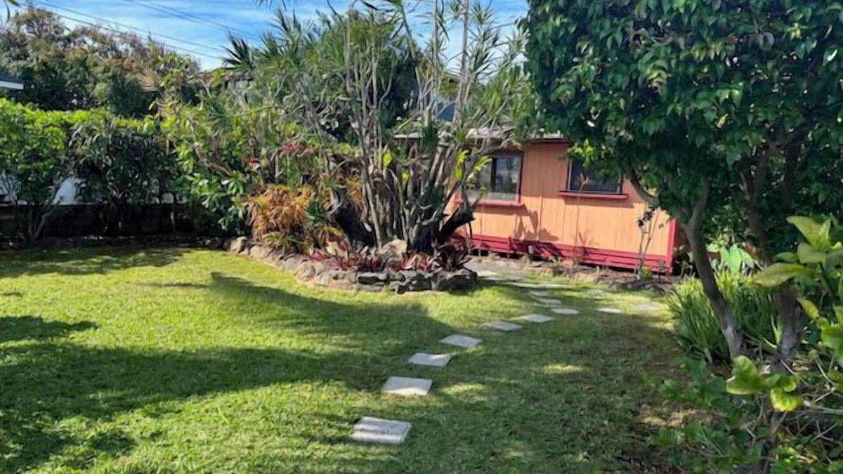 Kuau Cottage | Adorable cottage near small beach
