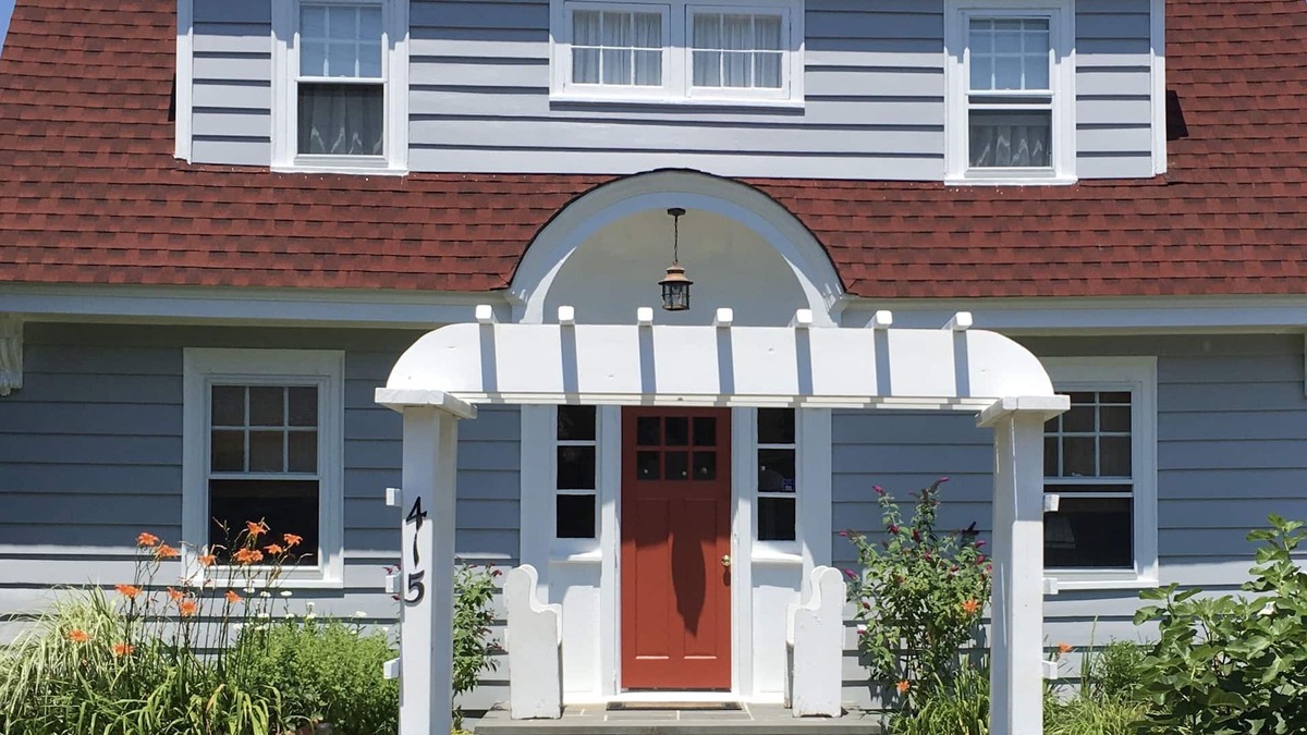 Cape May Point Cottage | Adorable cottage with short walk to beautiful ocean beaches and nature trails.