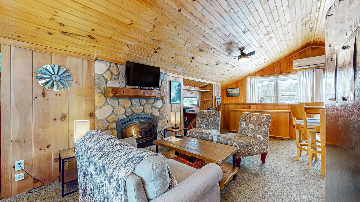 Gilford Cottage | Adorable cottage with a full kitchen, gas fireplace, pool, koi pond, & gazebo