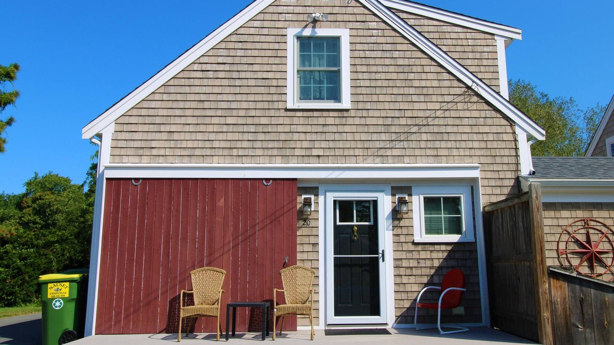 Harwich Port Apartment | Adorable Custom Specious Apartment (2285)