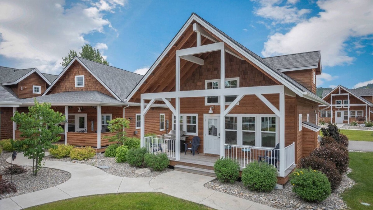 Dover Bay House | Adorable Dover Bay Resort Bungalow | Marina, Walking Paths | Dog Friendly