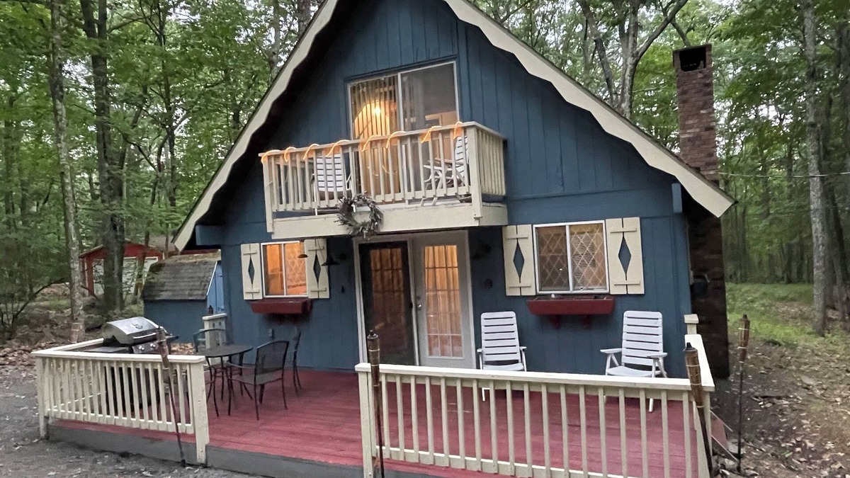 Hawley Cabin | Adorable Gingerbread Style cabin in gorgeous amenity filled lake/pool community