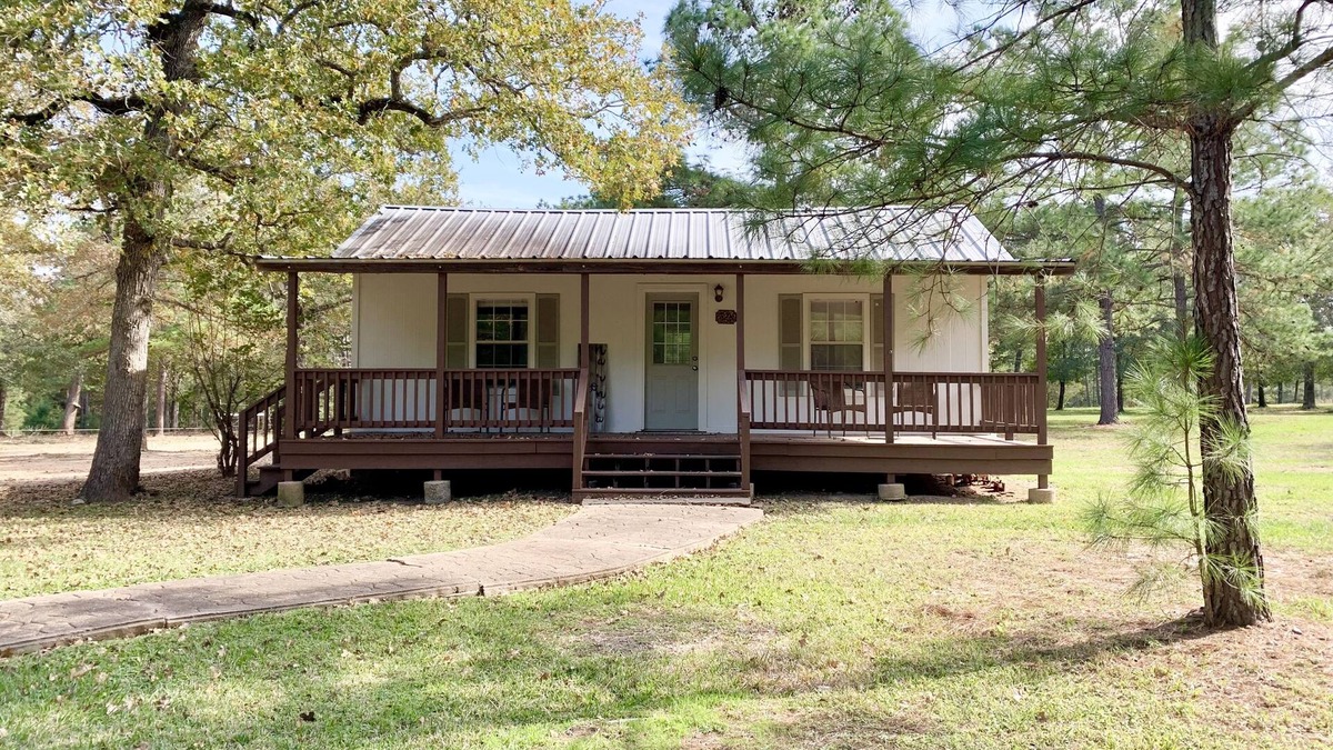 La Grange Cabin | Adorable Guest Cabin In The Woods