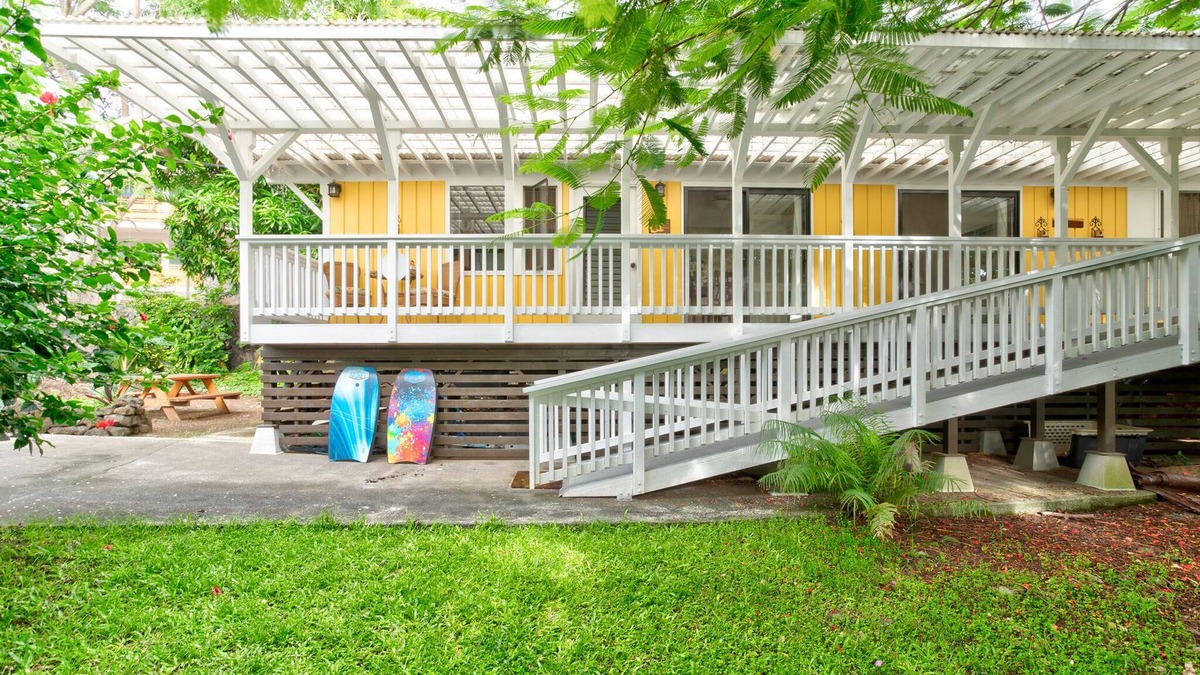 Kona Palisades Apartment | Adorable Guest Cottage with Lanai -sleeps 3