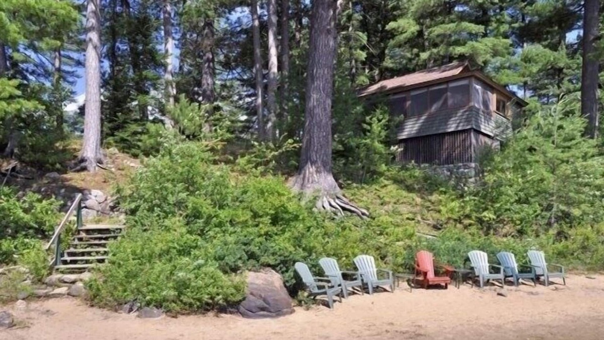 Long Lake Cottage | Adorable Historic Adirondack Lakefront Cottage on Long Lake