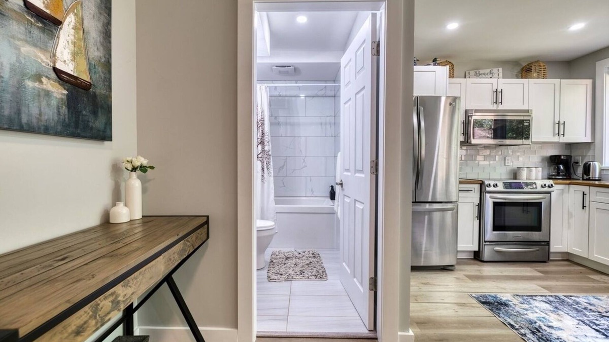 Point Roberts House | Adorable Newly Remolded A - Frame Cottage with Hot Tub