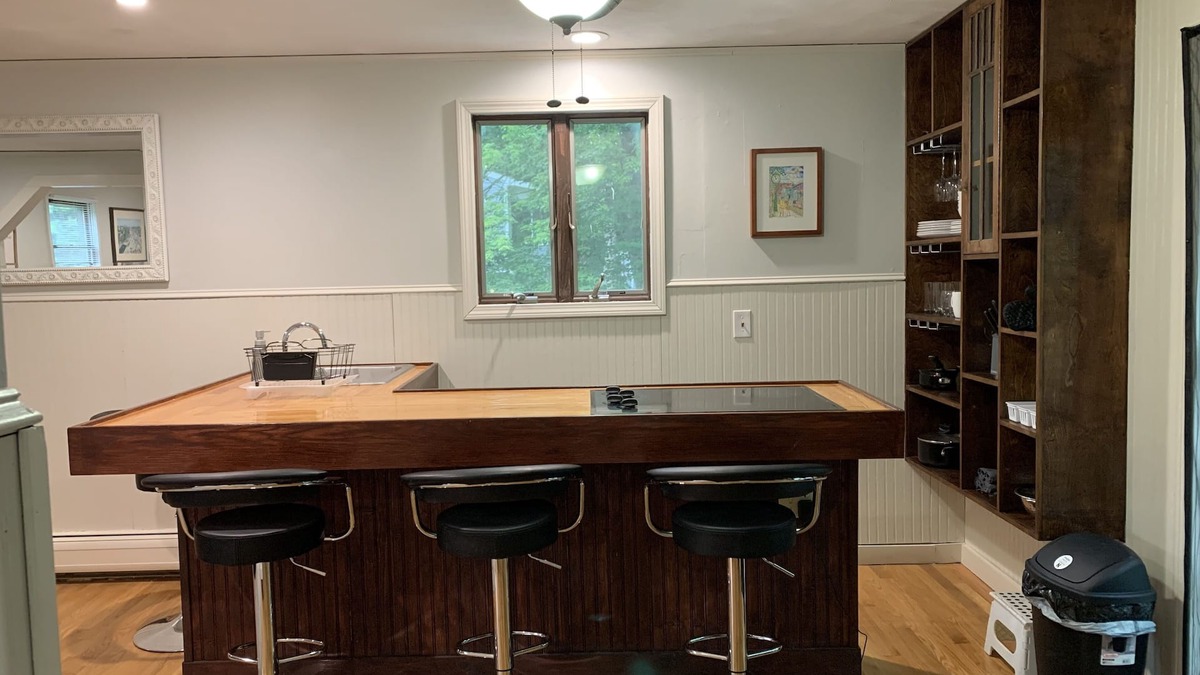 Bristol Apartment | Adorable place near downtown, private suite