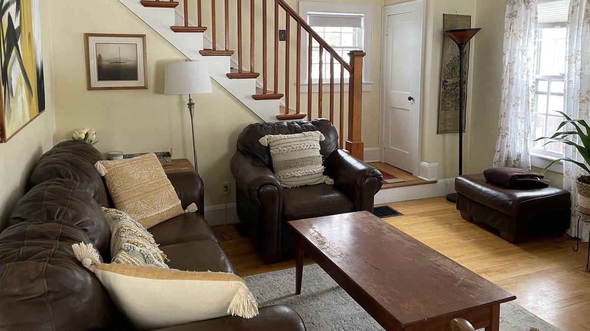 South End House | Adorable Private 3 BR Home in Quiet Residential Neighborhood in Burlington