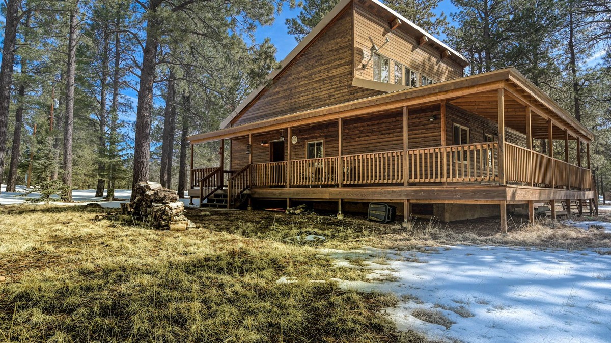 Angel Fire House | Adorable ski cabin with private hot tub, wood stove, pool table & washer/dryer