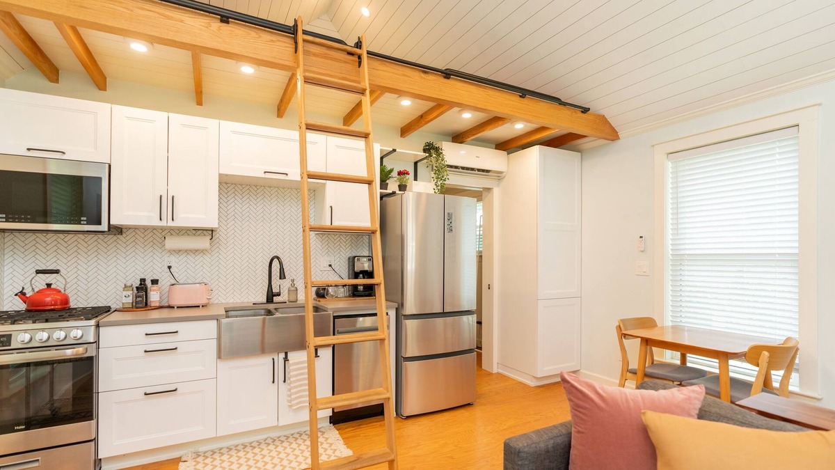 St. Elmo Improvement League Cottage | Adorable St Elmo Tiny House