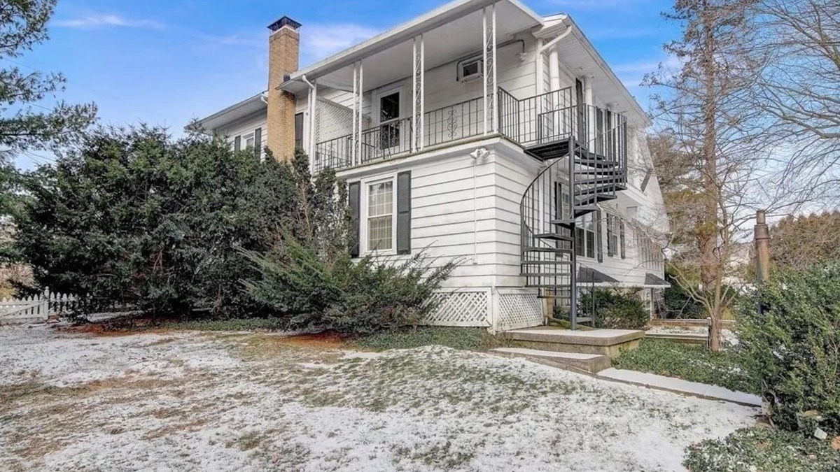 Amherst Apartment | Adorable studio apartment near Cedar Point and Cleveland