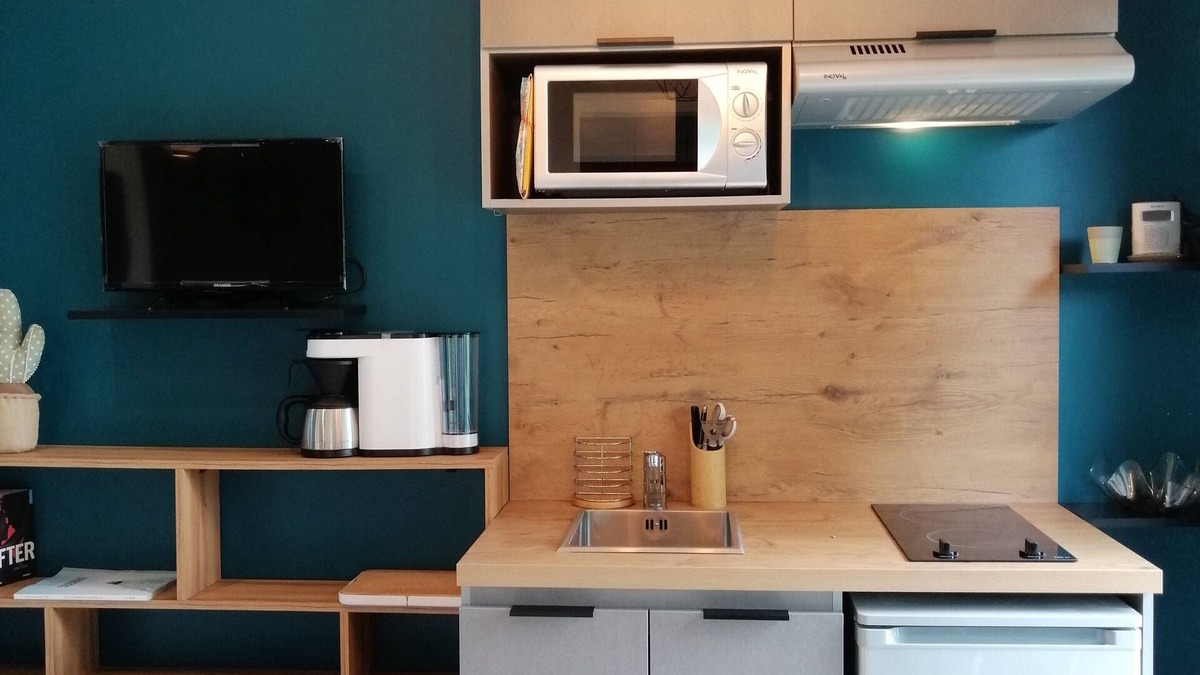 Laluque Apartment | Adorable Studio Neuf. 30 Minutes de la Plage