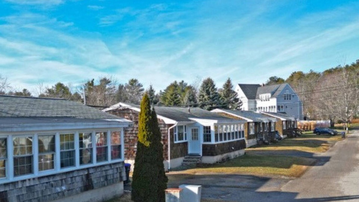 Ocean Park Condo | Adorable, two-bedroom, one-bathroom condo, two short blocks from the beach!