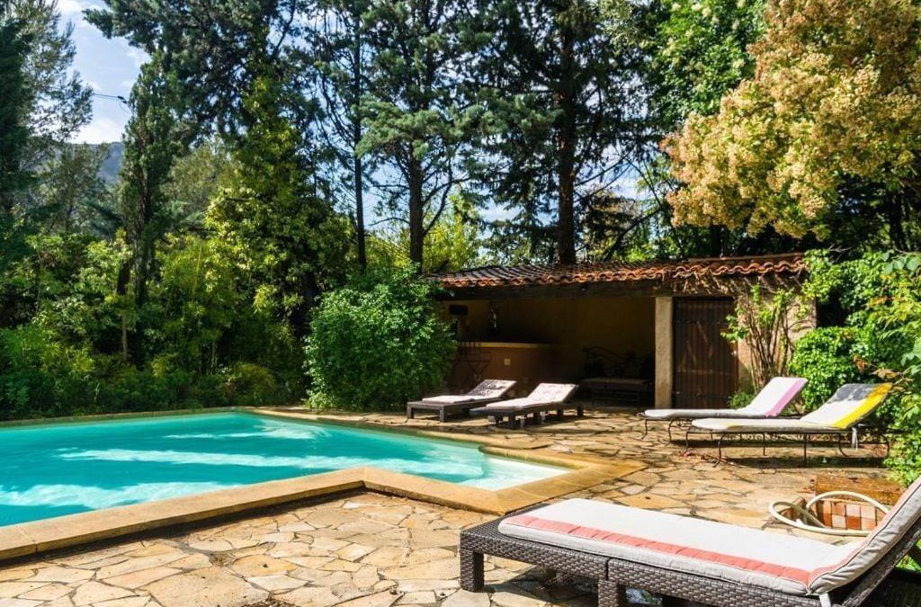 Roquevaire Villa | Adorable villa avec piscine nichée dans la pinède