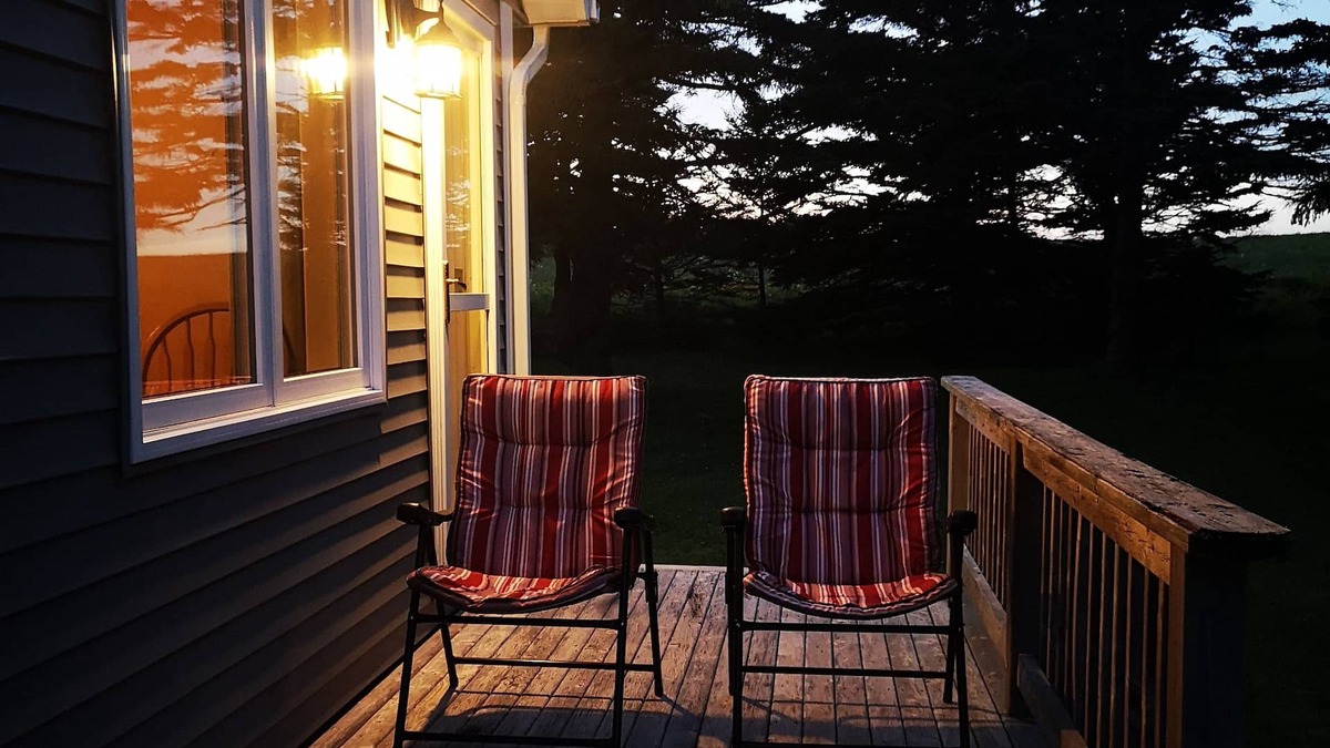 North Rustico Apartment | Adorable waterfront 1-bedroom place with BBQ grill