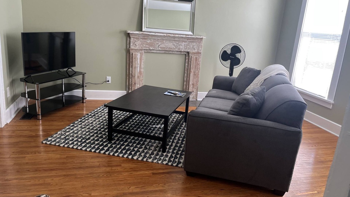 Front Park House | Adorable West Side Cottage wFree Onsite Parking! We welcome our Canadian guests!