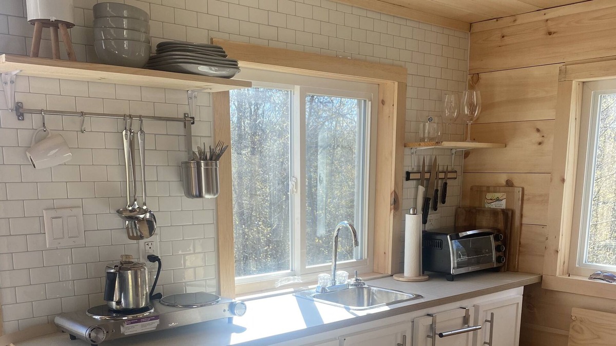 Central Frontenac Cabin | AdorableTiny Home