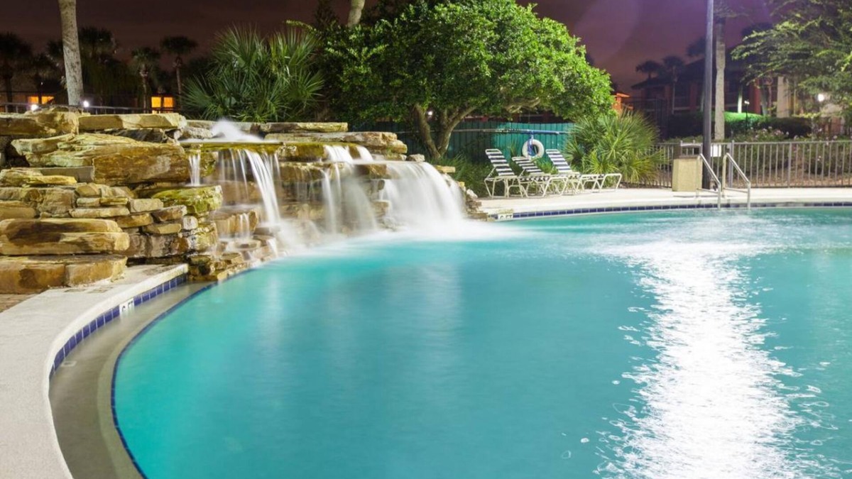 Palm Coast Hotel | Adventure Awaits! 3 Awesome Rooms, Near Washington Oaks State Park Beach