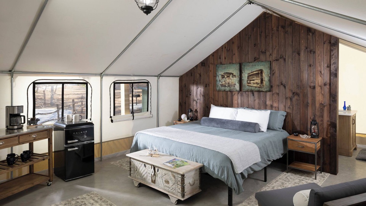 Valley Mills RV Rental | Adventure Awaits: Riverfront Luxe Glamping