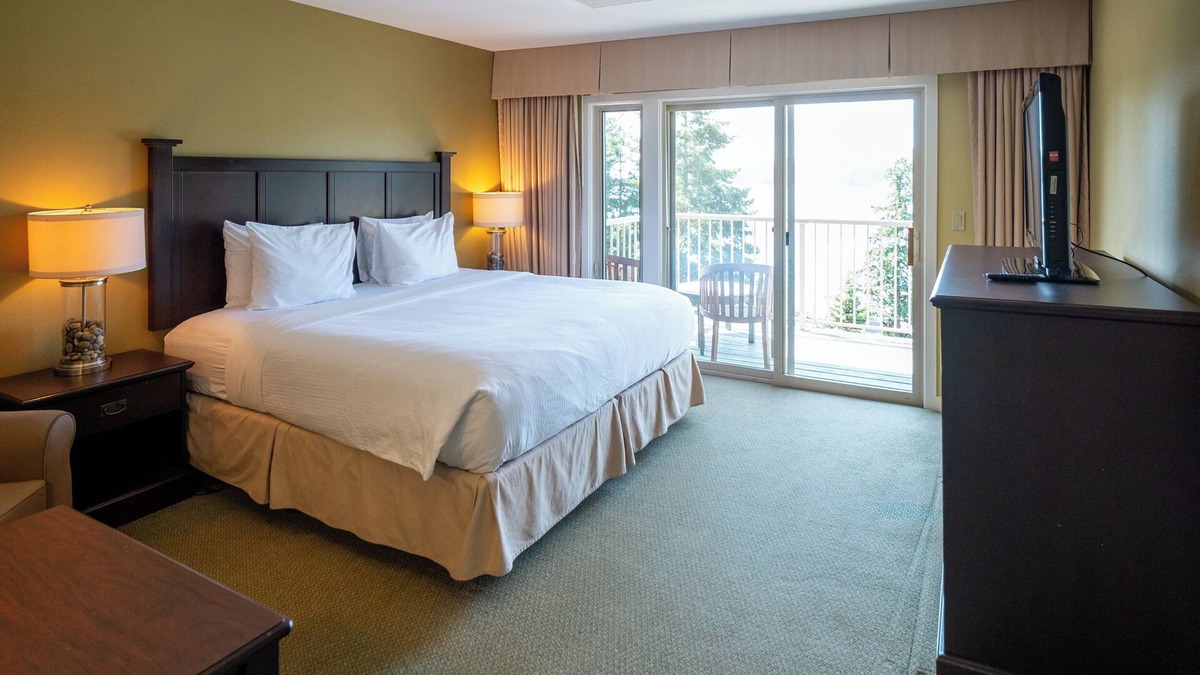 Rosario Hotel | Adventure Awaits—Secluded Orcas Island Stay | Hillside 1941