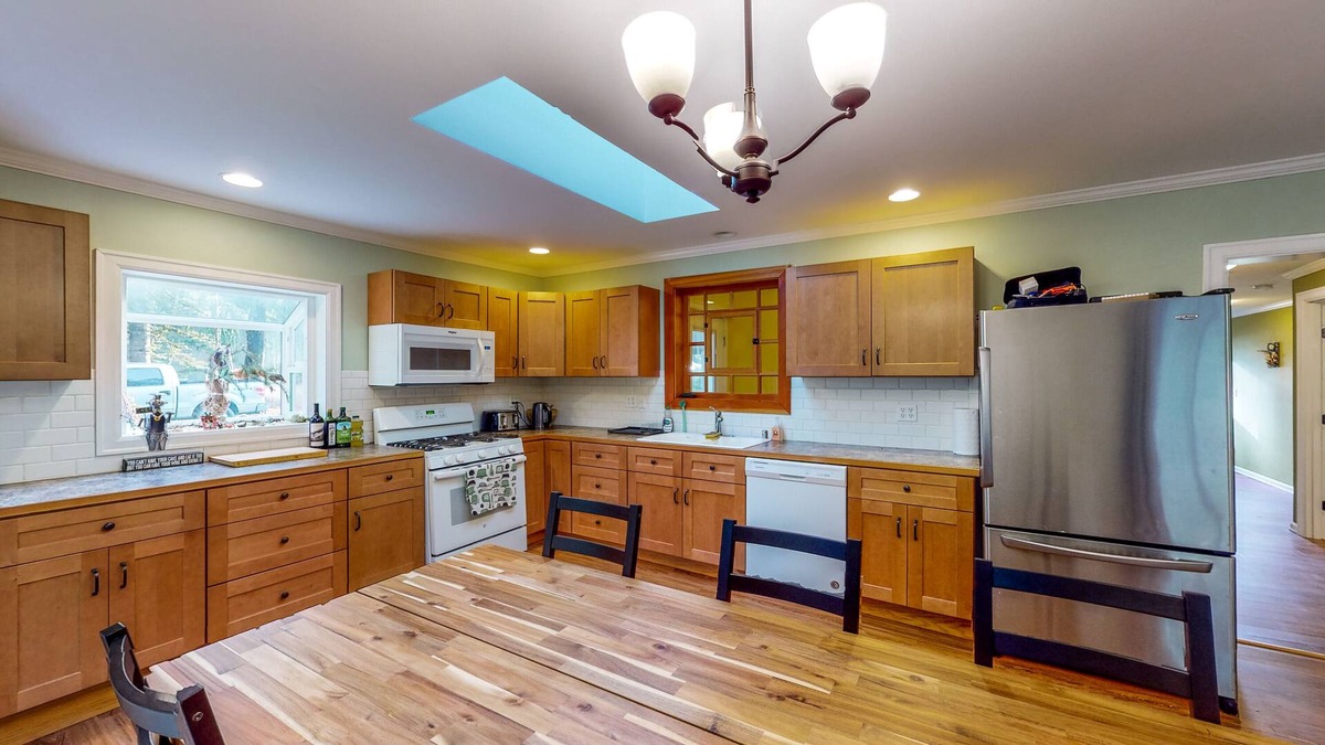 Maple Falls House | Adventure Base Camp near Mt Baker & North Cascades - Fenced Dog-Friendly Yard