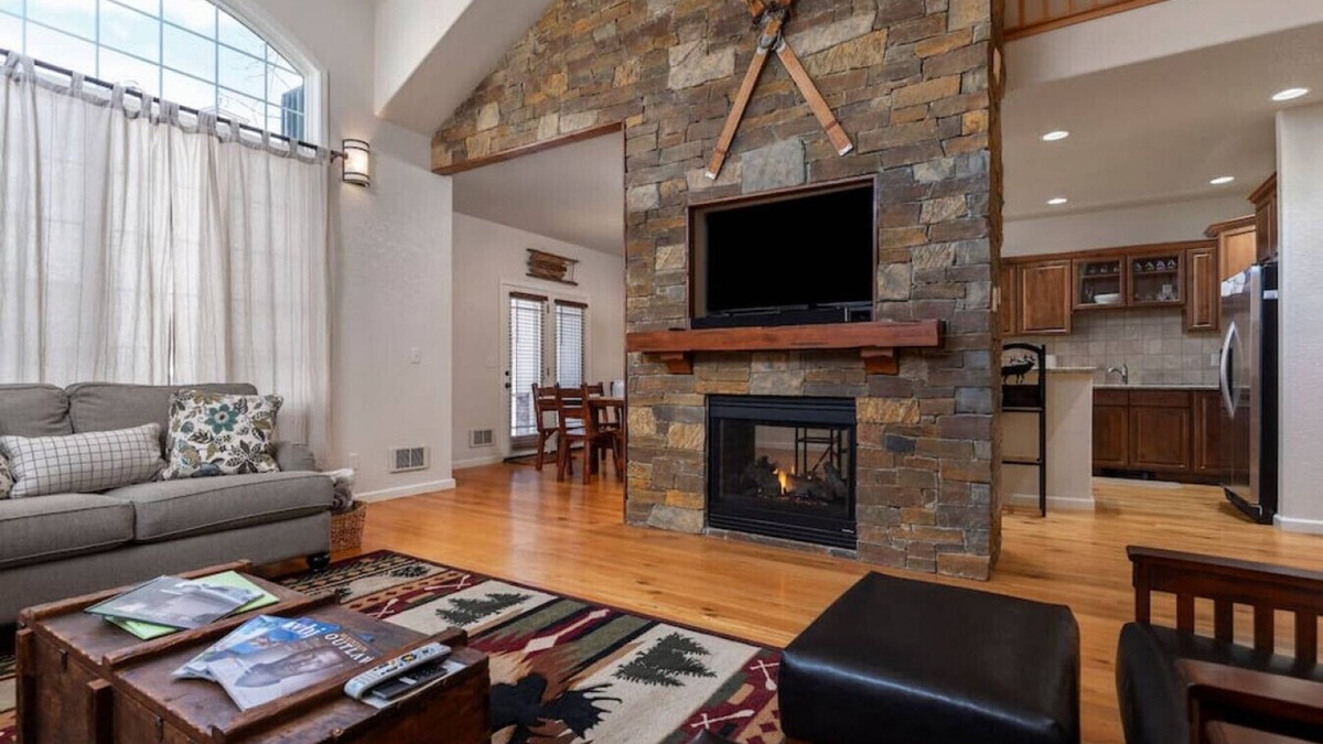 Driggs House | Adventure Basecamp of Teton Valley | Fireplace, Bunk Beds, Aspen Forests and Skiing Nearby