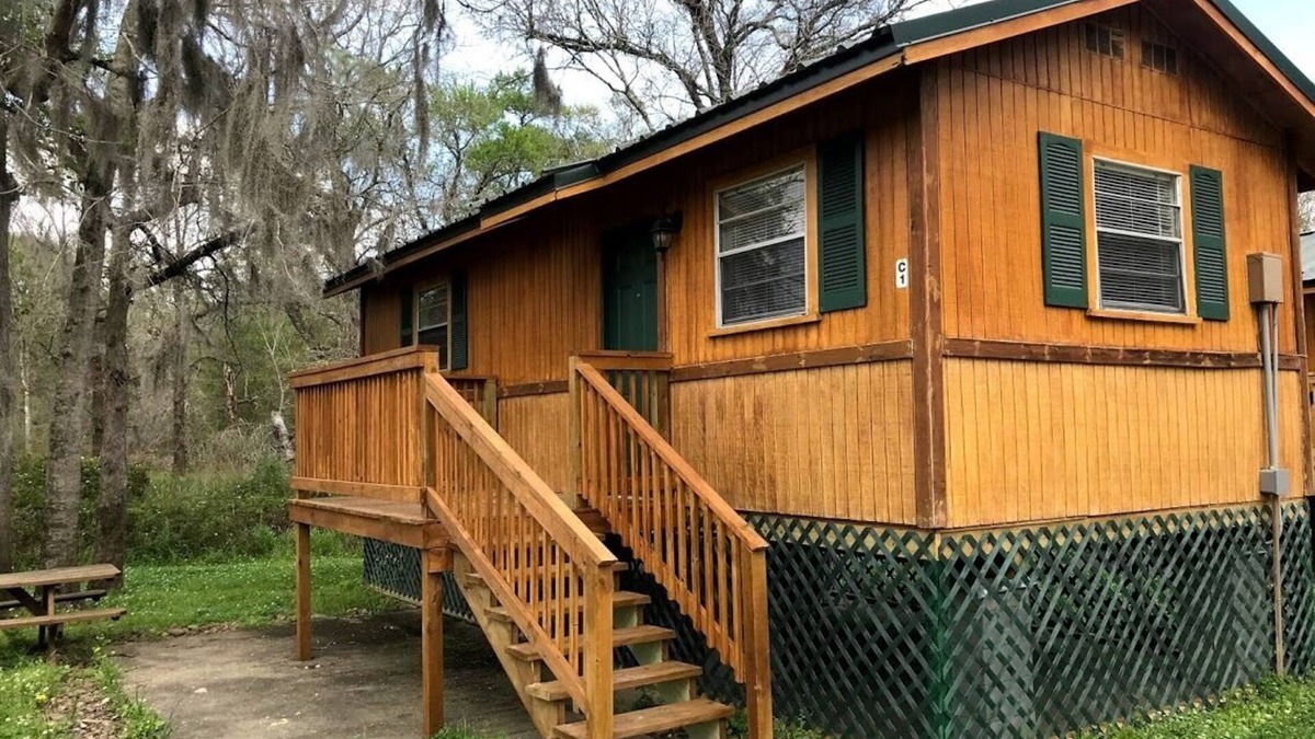 Cleveland Cabin | Adventure C1 exterior cabin