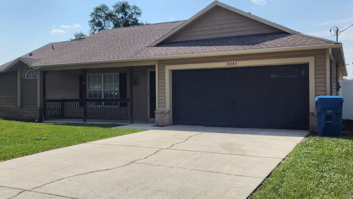 Spring Hill House | Adventure Coast: 4/2, Near Spring and Beach, Big Yard