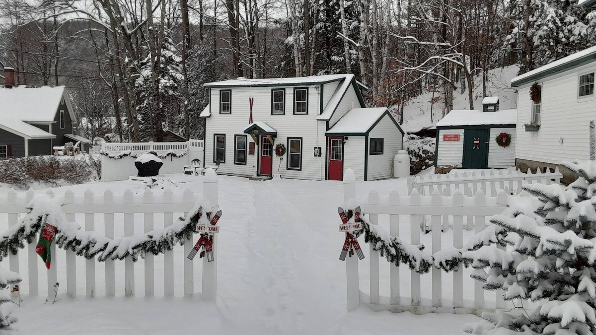 Jackson Cottage | Adventure to the mountains of New Hampshire at a fantastic mountain escape!