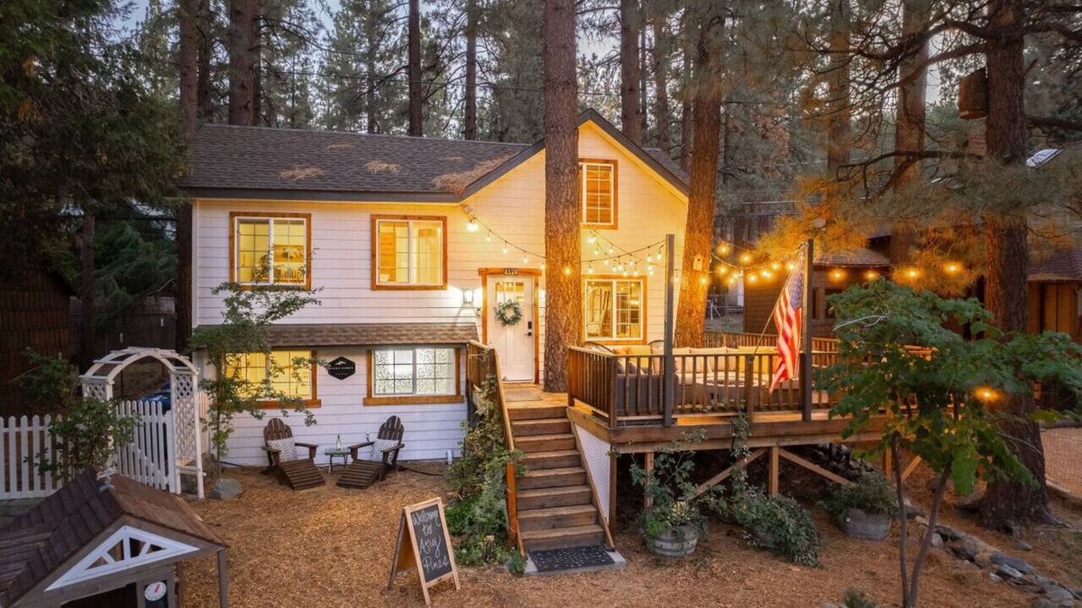 Wrightwood Cabin | Aery Pines|1 Block to Village, Pets OK, EV Charge
