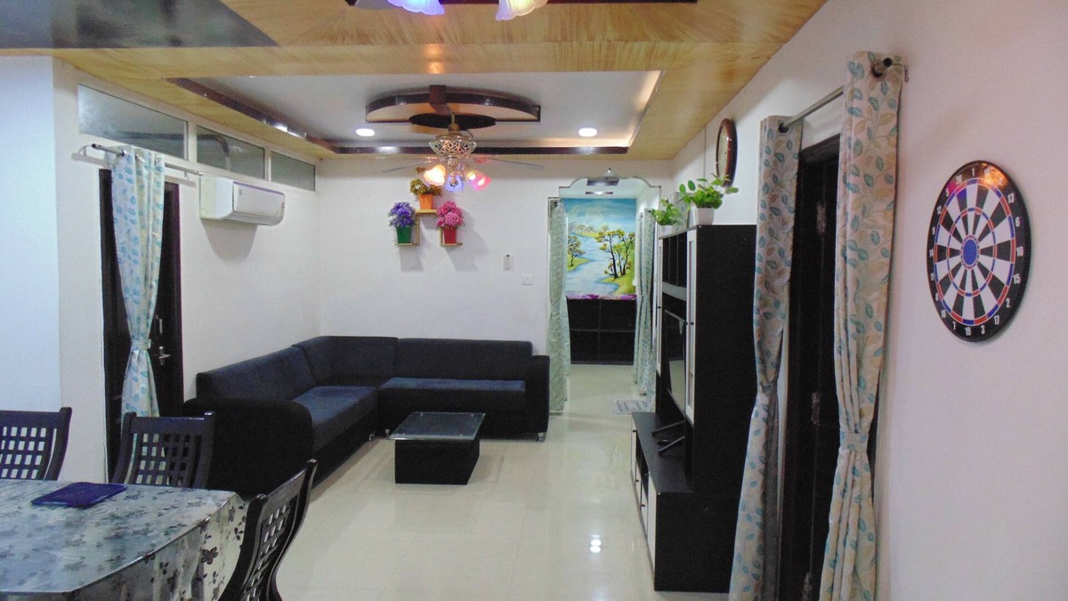 Toli Chowki Apartment | Affluent 3Bhk furnished apartment at HS Royal