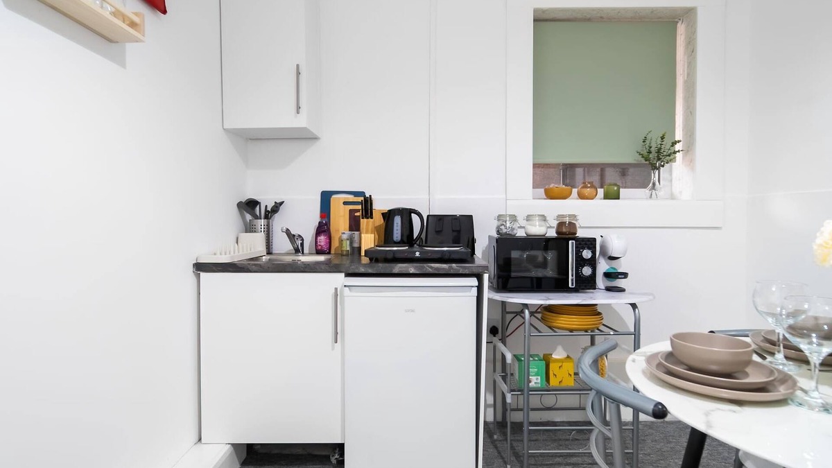 Southgate Apartment | Affordable 1 Bed Flat in London, N14 4C