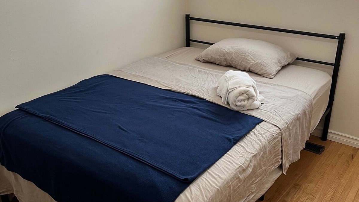 Richmond House | Affordable 2nd fl 2 guests if double bed is fine