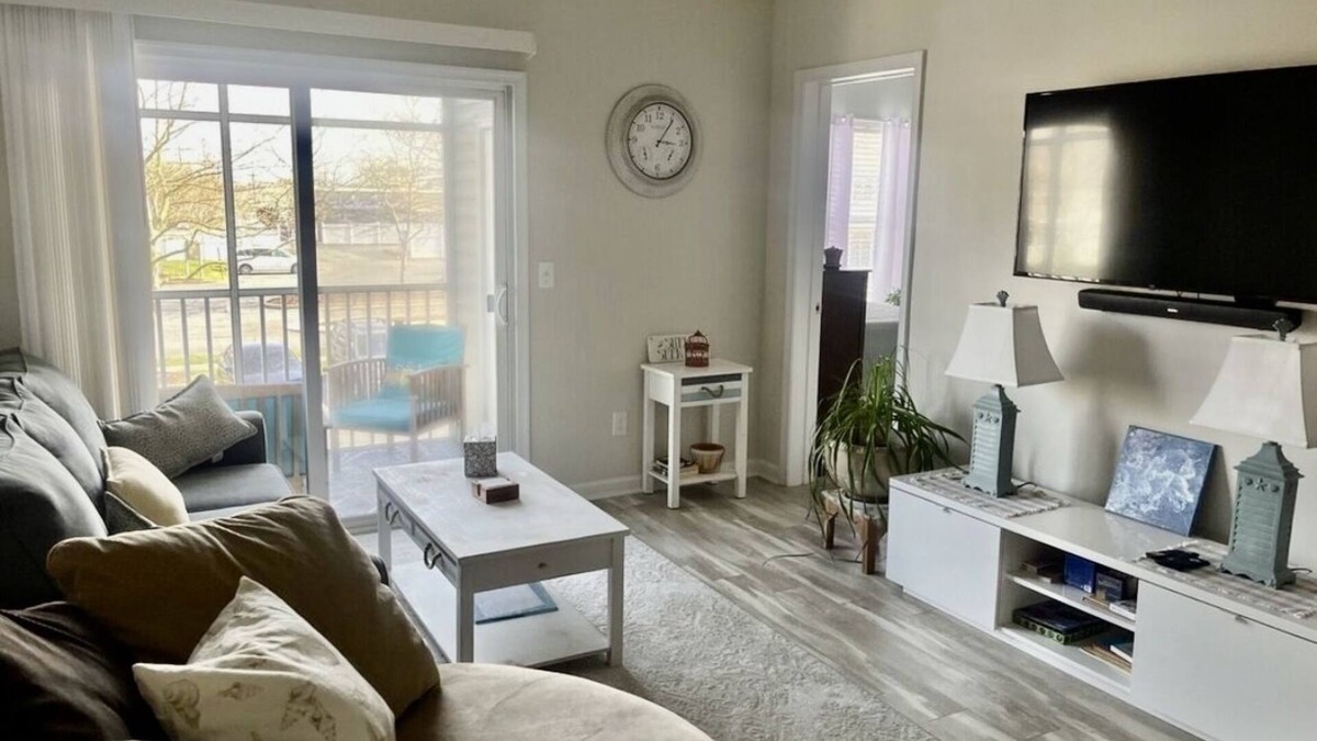 Rehoboth Beach Condo | Affordable and family friendly. Cozy, oasis by the beaches🏖️☀️n Condo with pool!