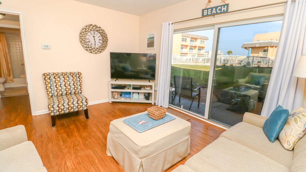 Butler Beach Condo | AFFORDABLE AND OCEAN VIEW! Ground floor 1 bedroom condo overlooking the pool